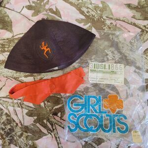 Girl Scouts Vintage 70s Brownie Scout Beanie & Tie Neck Sash With Org Pkg Size L
